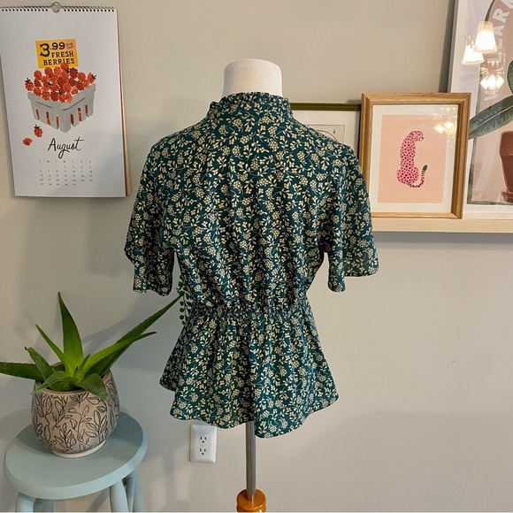 Green Floral Vintage-Style Blouse - Picture 2 of 2